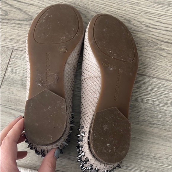 Flats - Picture 4 of 7